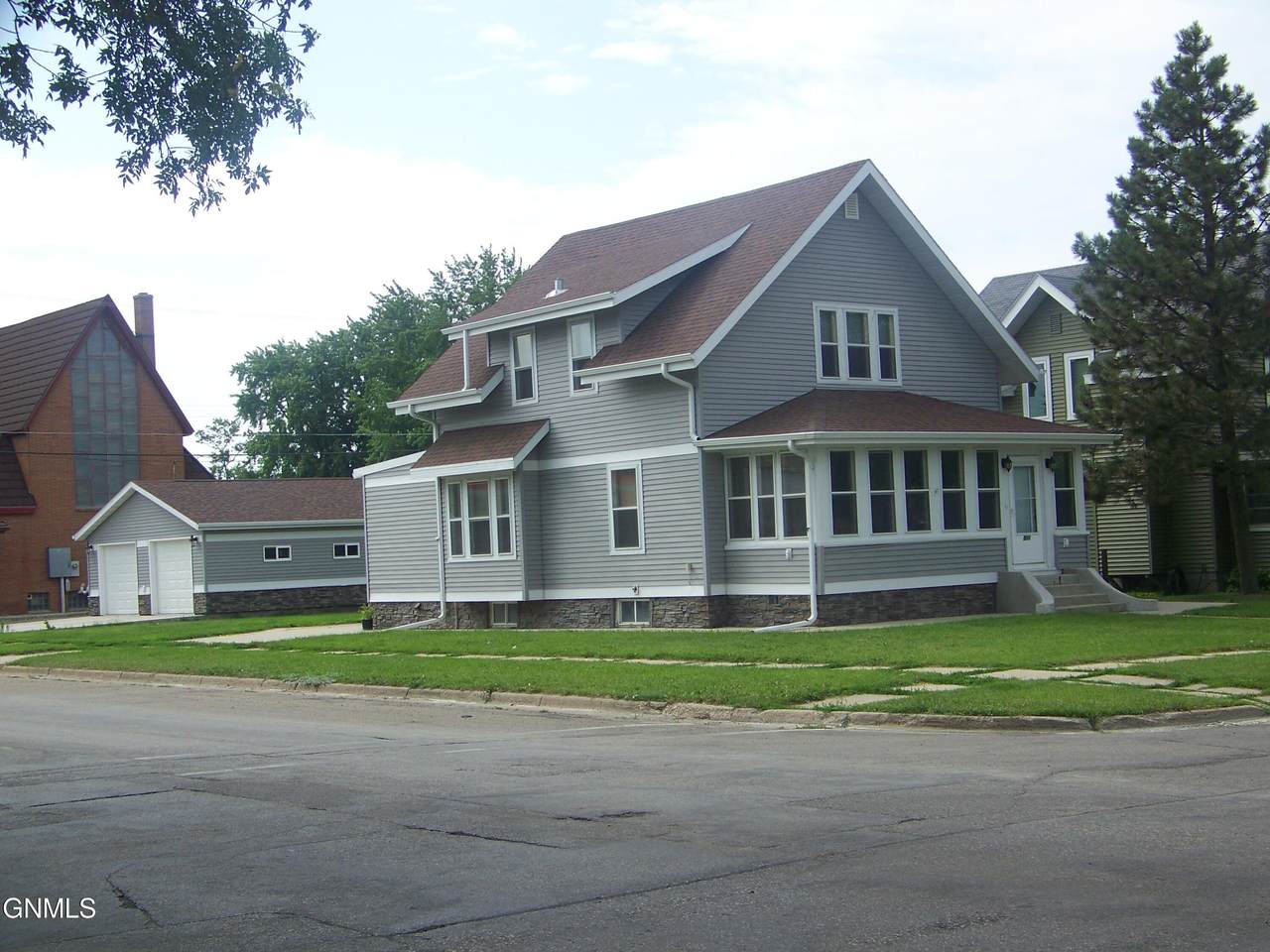 501 2nd Avenue - Photo 1