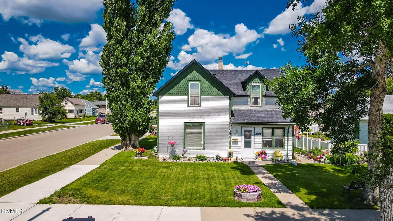 320 8th Street - Photo 1