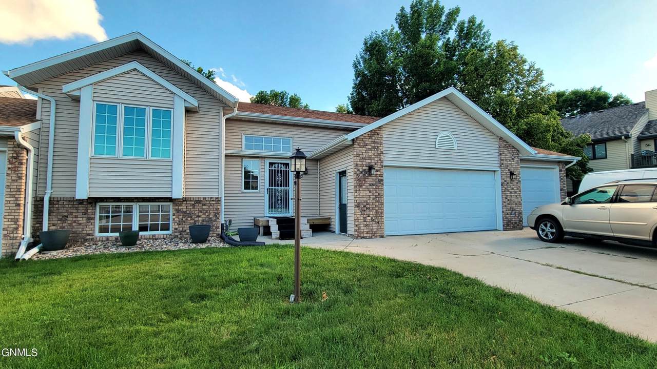 3518 Montreal Street - Photo 1
