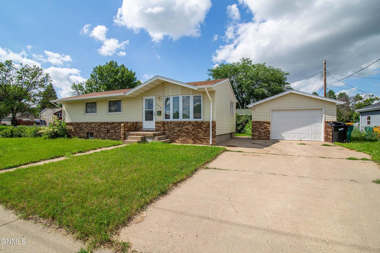 402 Capitol Avenue - Photo 1