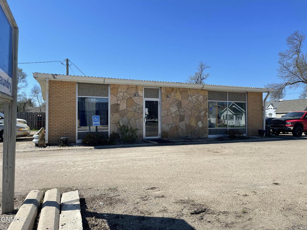 19 5th Avenue - Photo 1