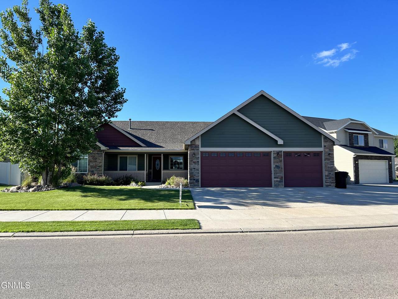 1555 Creekside Drive - Photo 1