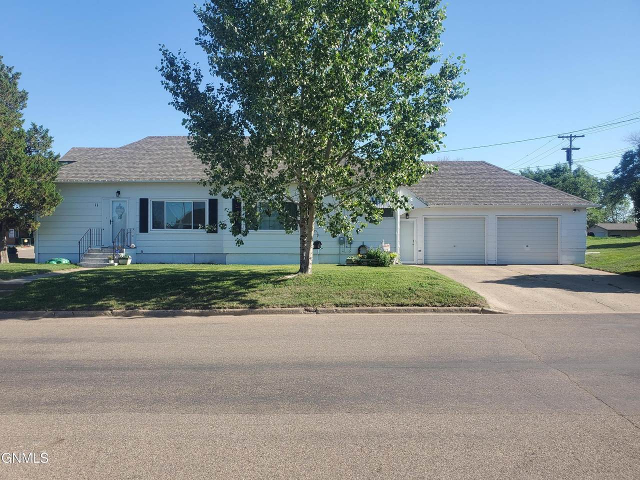 11 3rd Street Sw Street - Photo 1