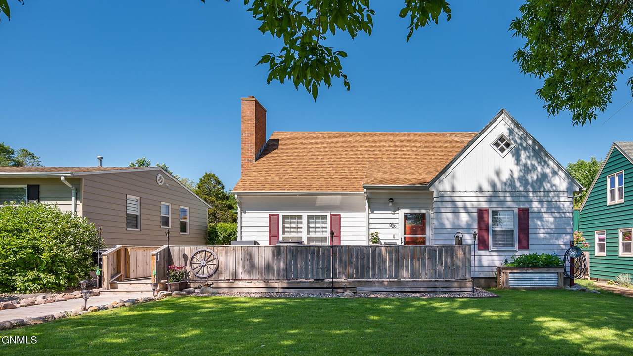 829 Park Avenue - Photo 1