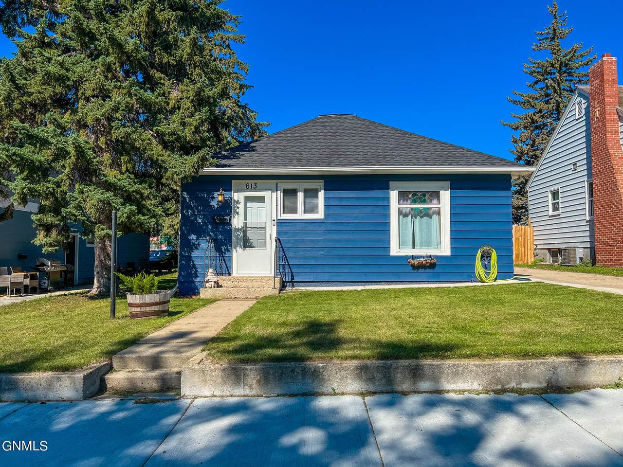 613 3rd Avenue - Photo 1