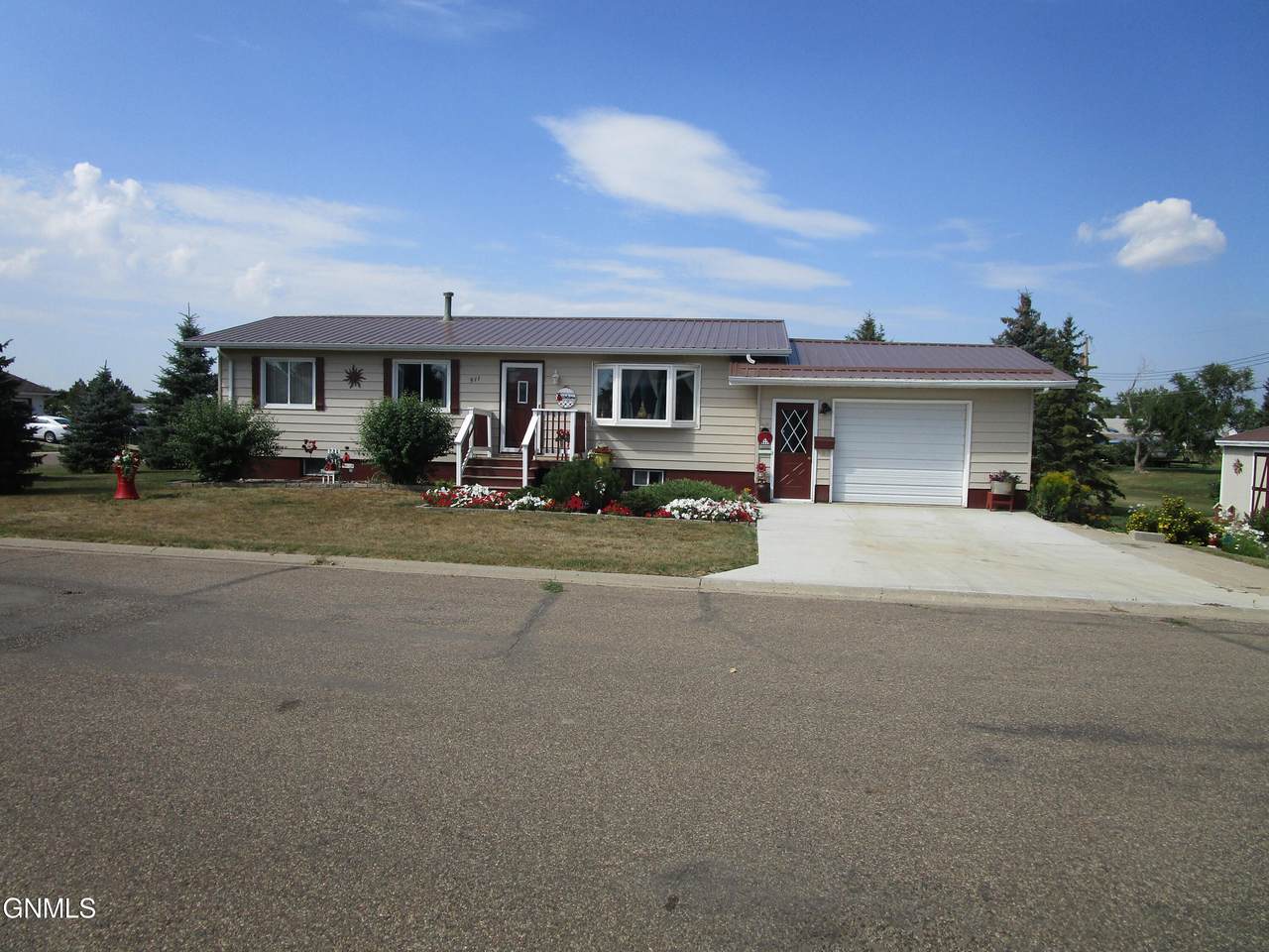 511 Ash Avenue - Photo 1