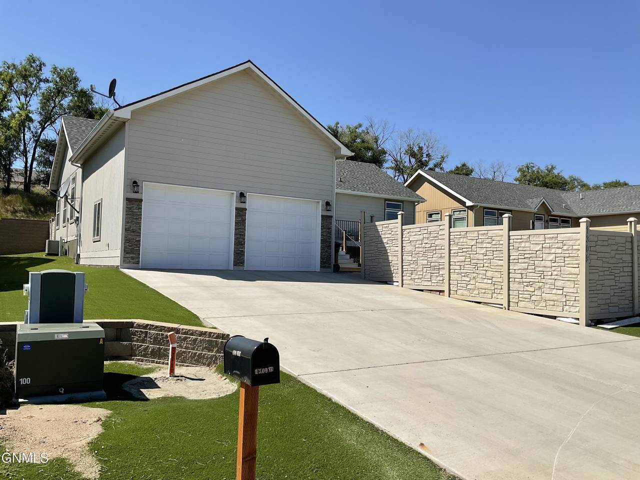 1309 Pheasant Ridge Street - Photo 1