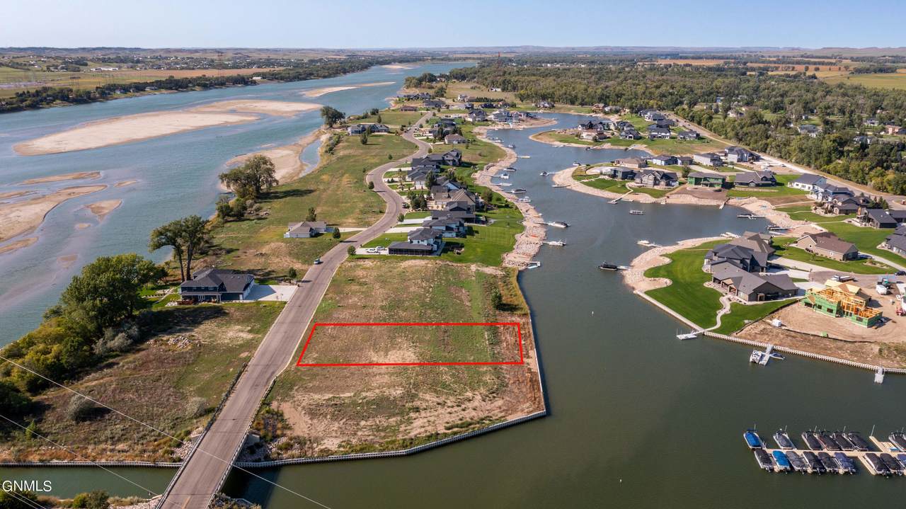 5807 Misty Waters Drive - Photo 1