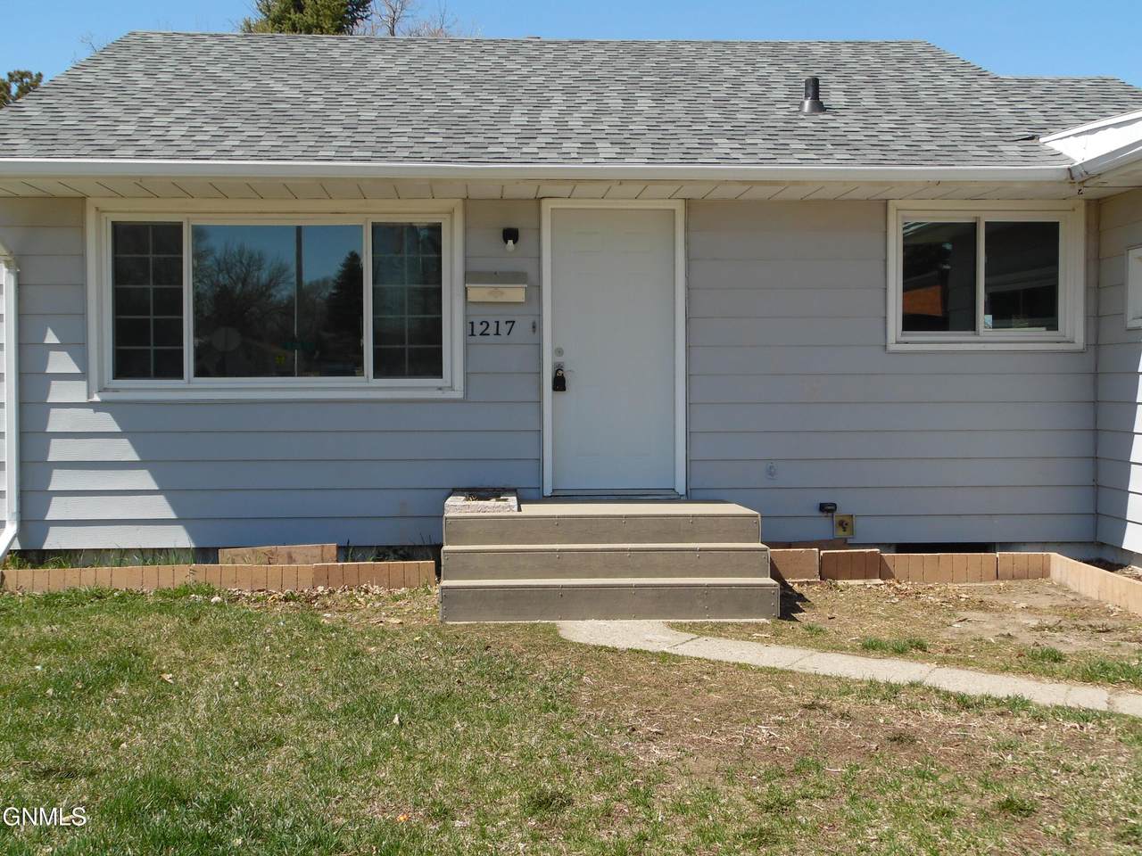 1217 1st Avenue - Photo 1