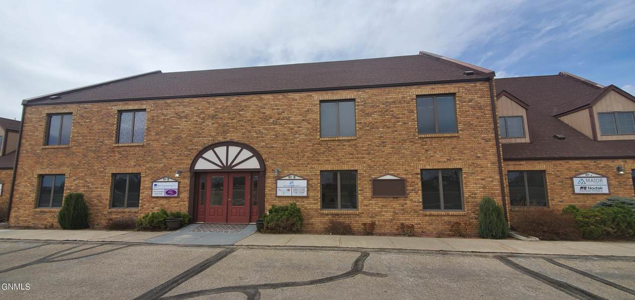 1411 Dakota Parkway - Photo 1