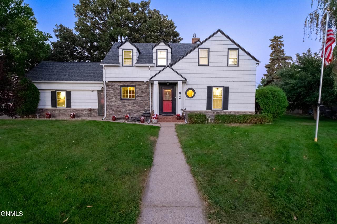 822 2nd Avenue - Photo 1