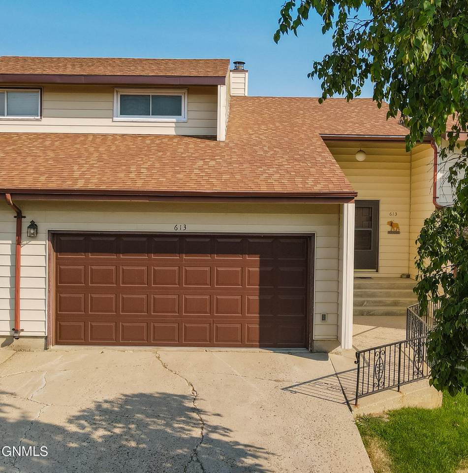613 11th Street - Photo 1