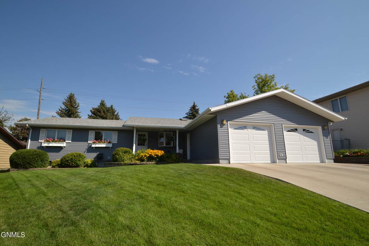 116 Independence Avenue - Photo 1