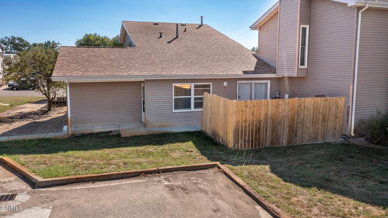 626 27th Street - Photo 1