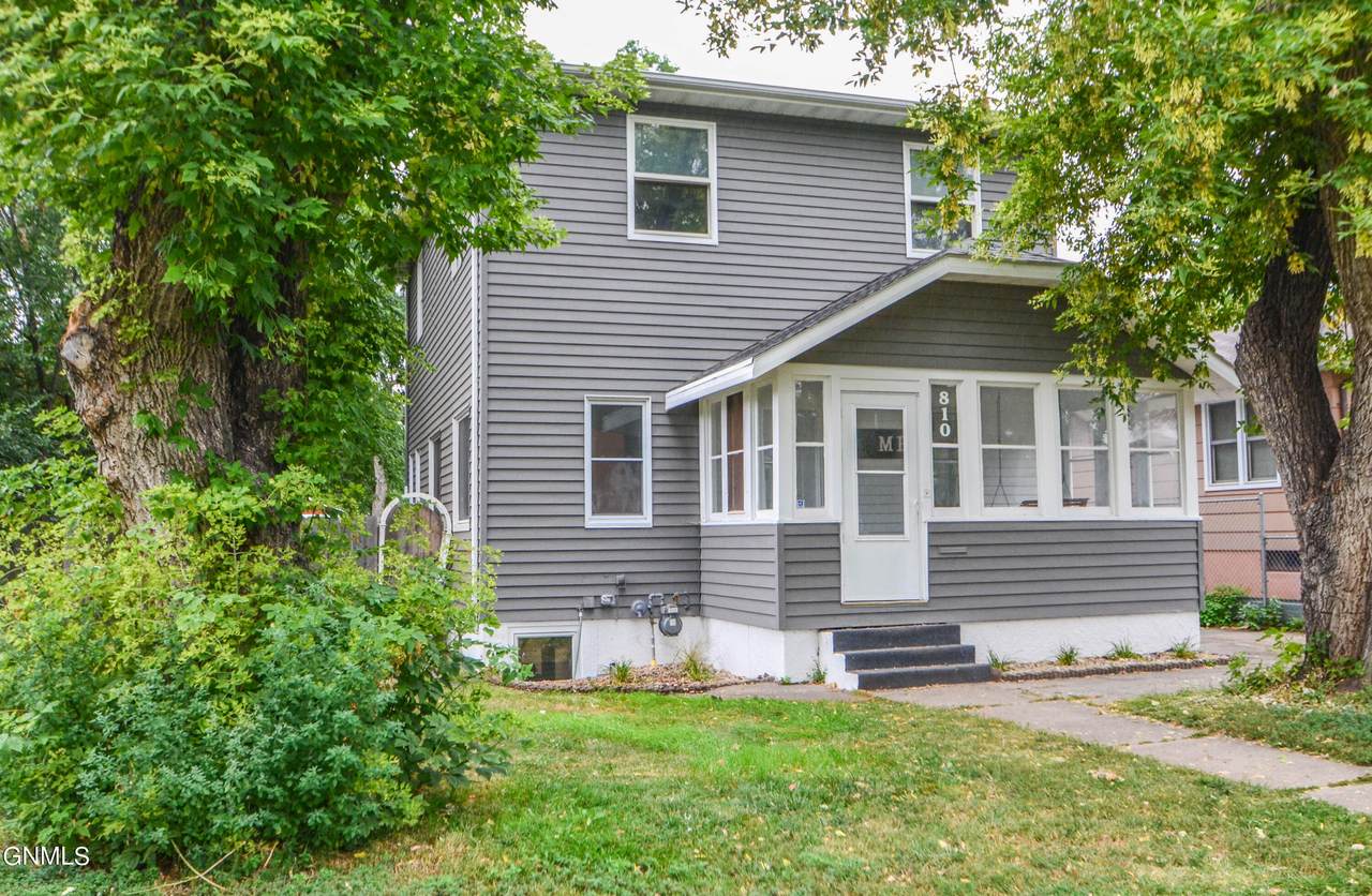 810 13th Street - Photo 1