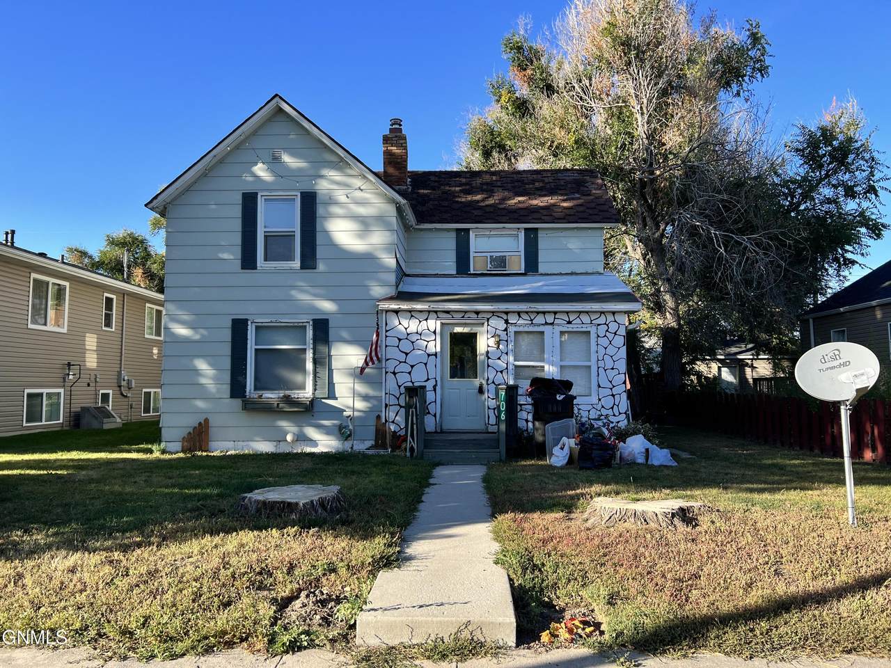 706 West Broadway - Photo 1