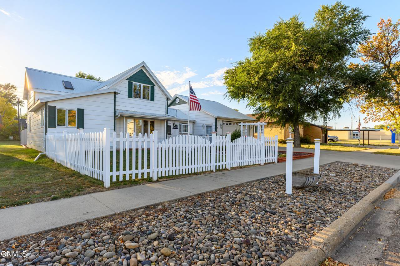 119 Elk Street - Photo 1
