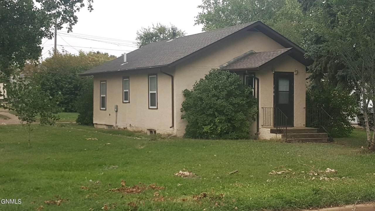 204 4th Avenue - Photo 1