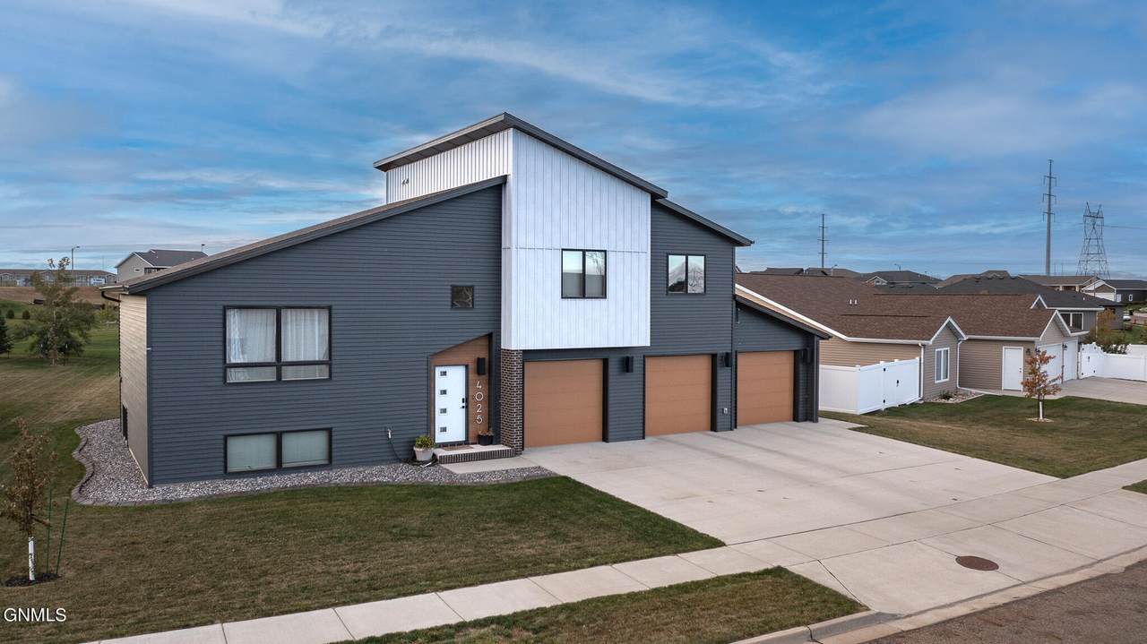 4025 Knudsen Loop - Photo 1