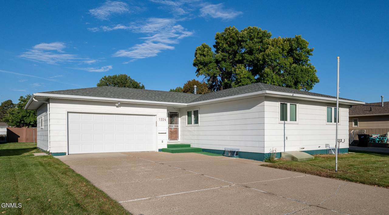 1524 21st Street - Photo 1