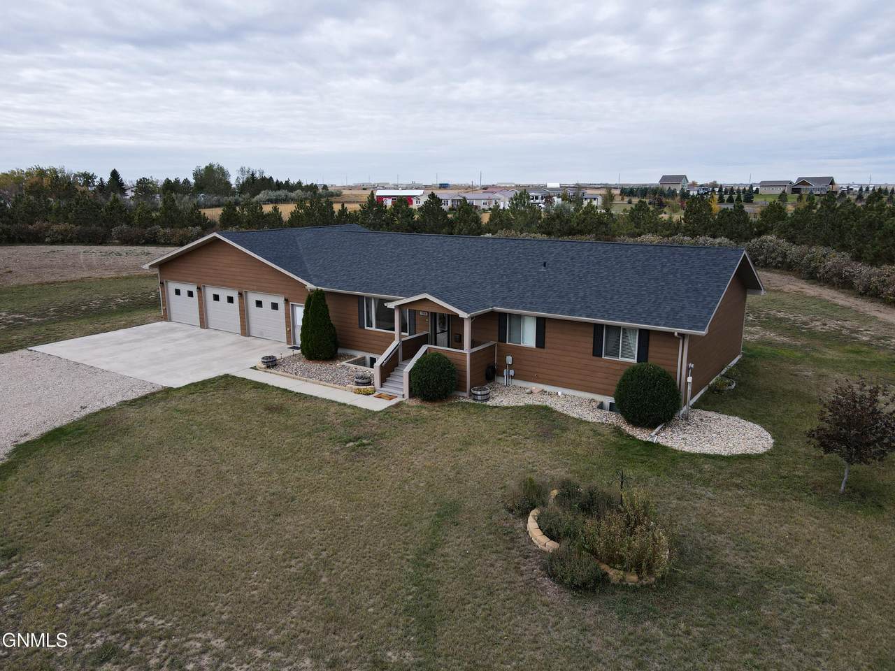 701 52nd Avenue - Photo 1