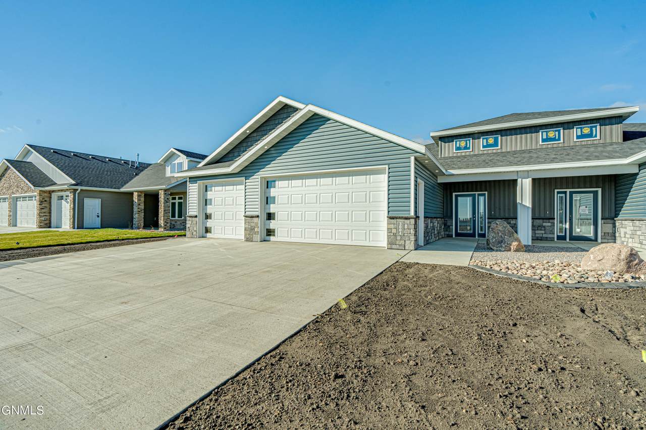 3004 Peach Tree Drive - Photo 1