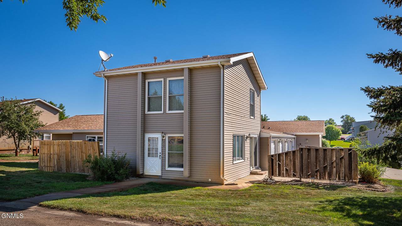 636 27th Street - Photo 1