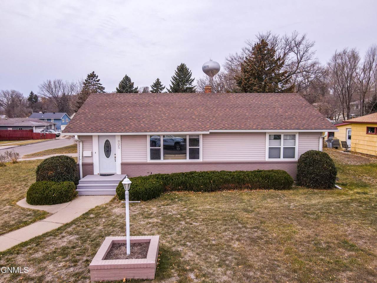 905 3rd Avenue - Photo 1