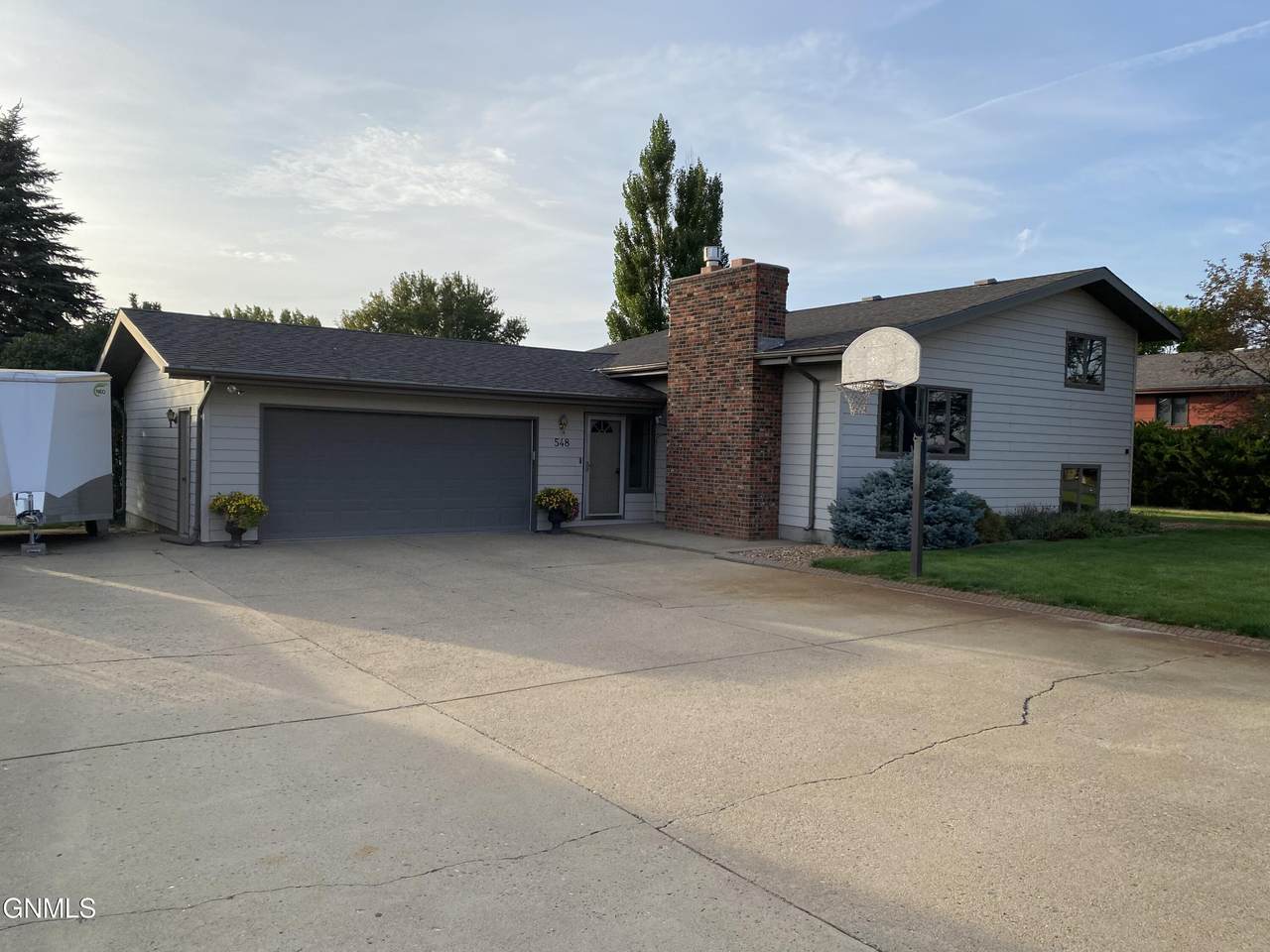 548 5th Avenue Sw - Photo 1