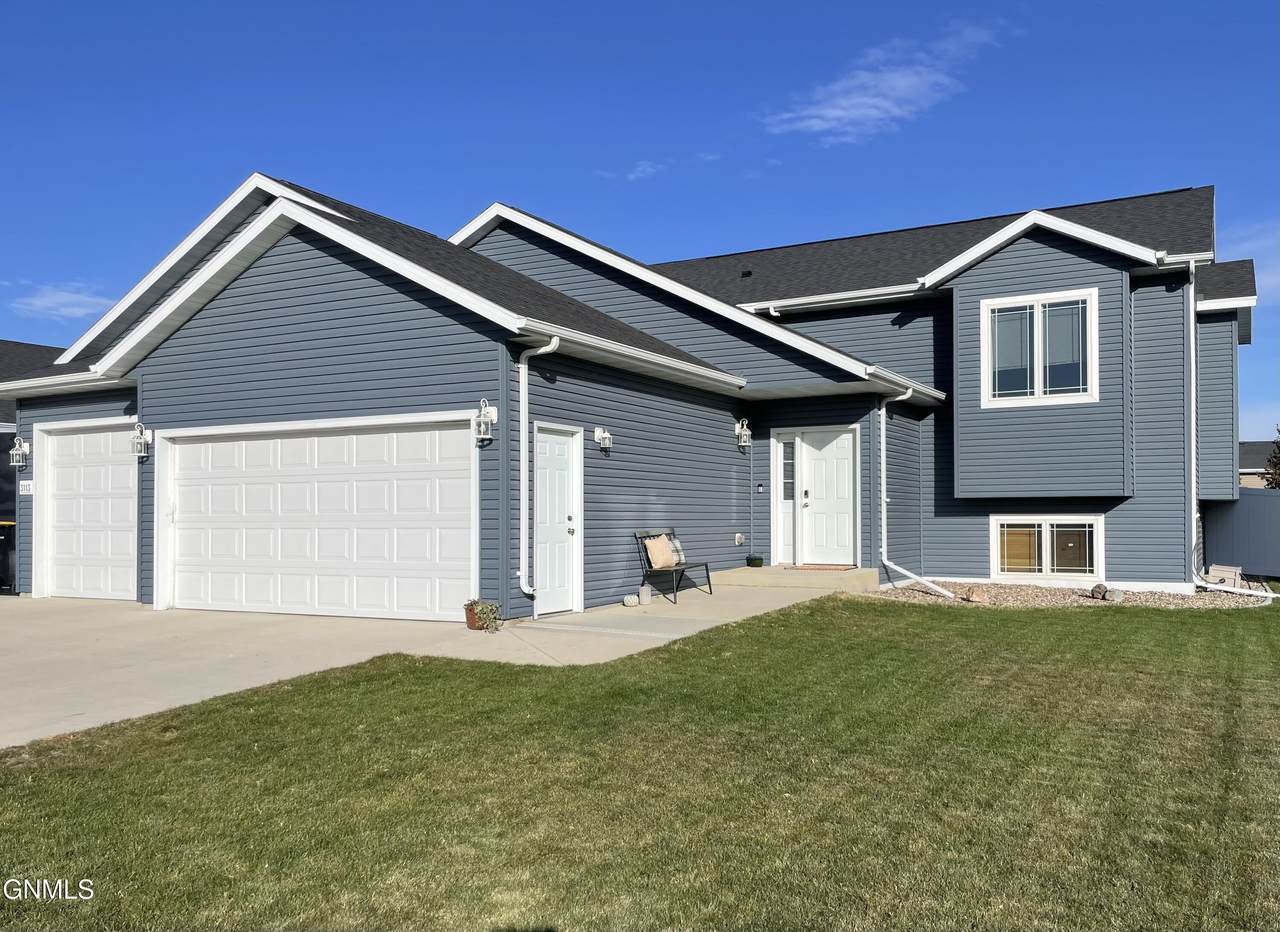 3113 Kamrose Drive - Photo 1