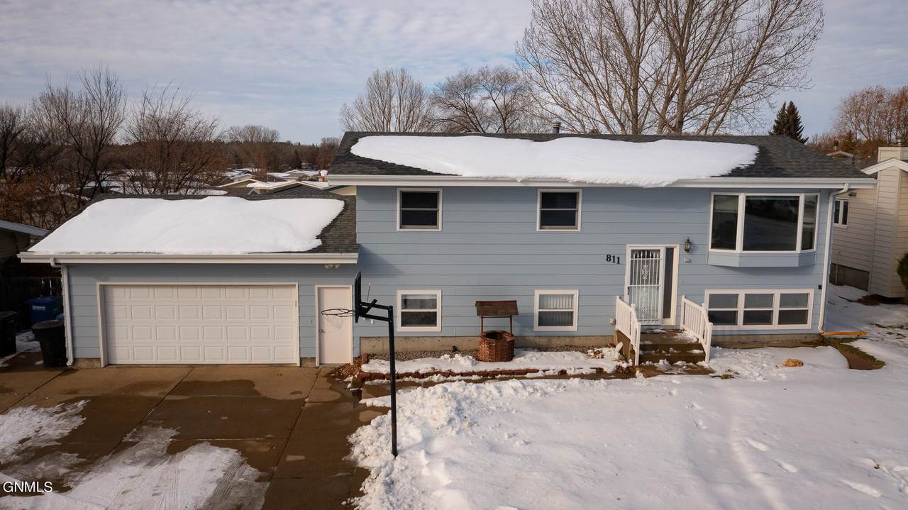 811 8th Avenue - Photo 1