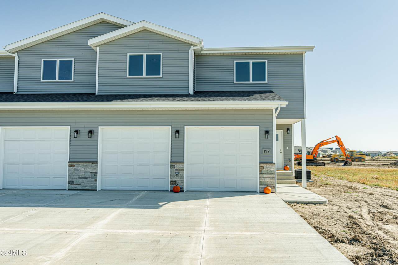 217 Peach Tree Lane - Photo 1