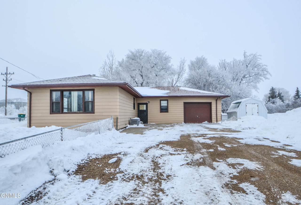 310 27th Street - Photo 1