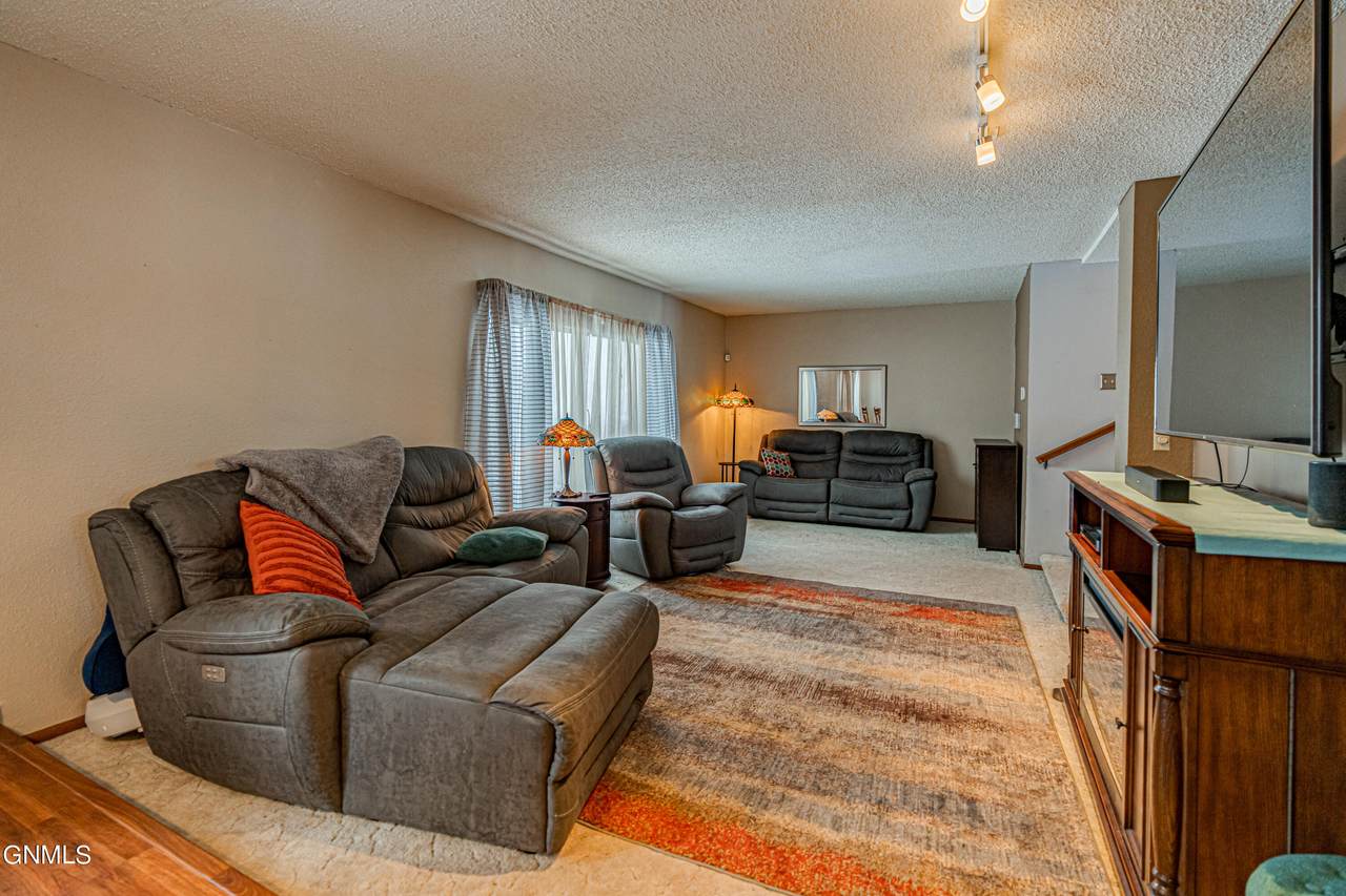 2509 10th Avenue - Photo 1