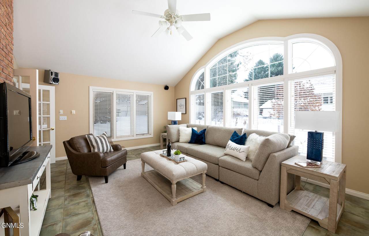 1009 Cottage Drive - Photo 1
