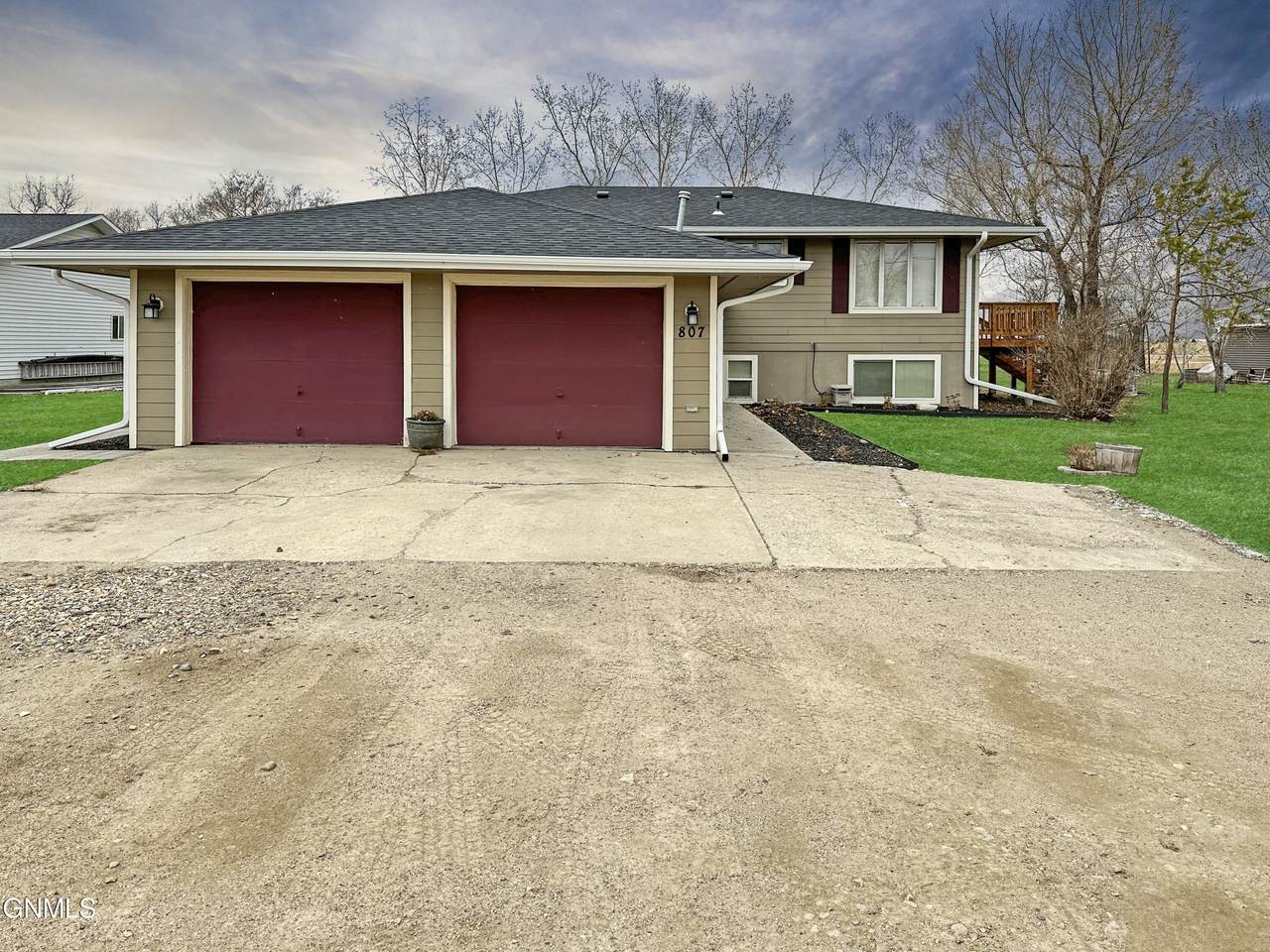 807 35th Street - Photo 1