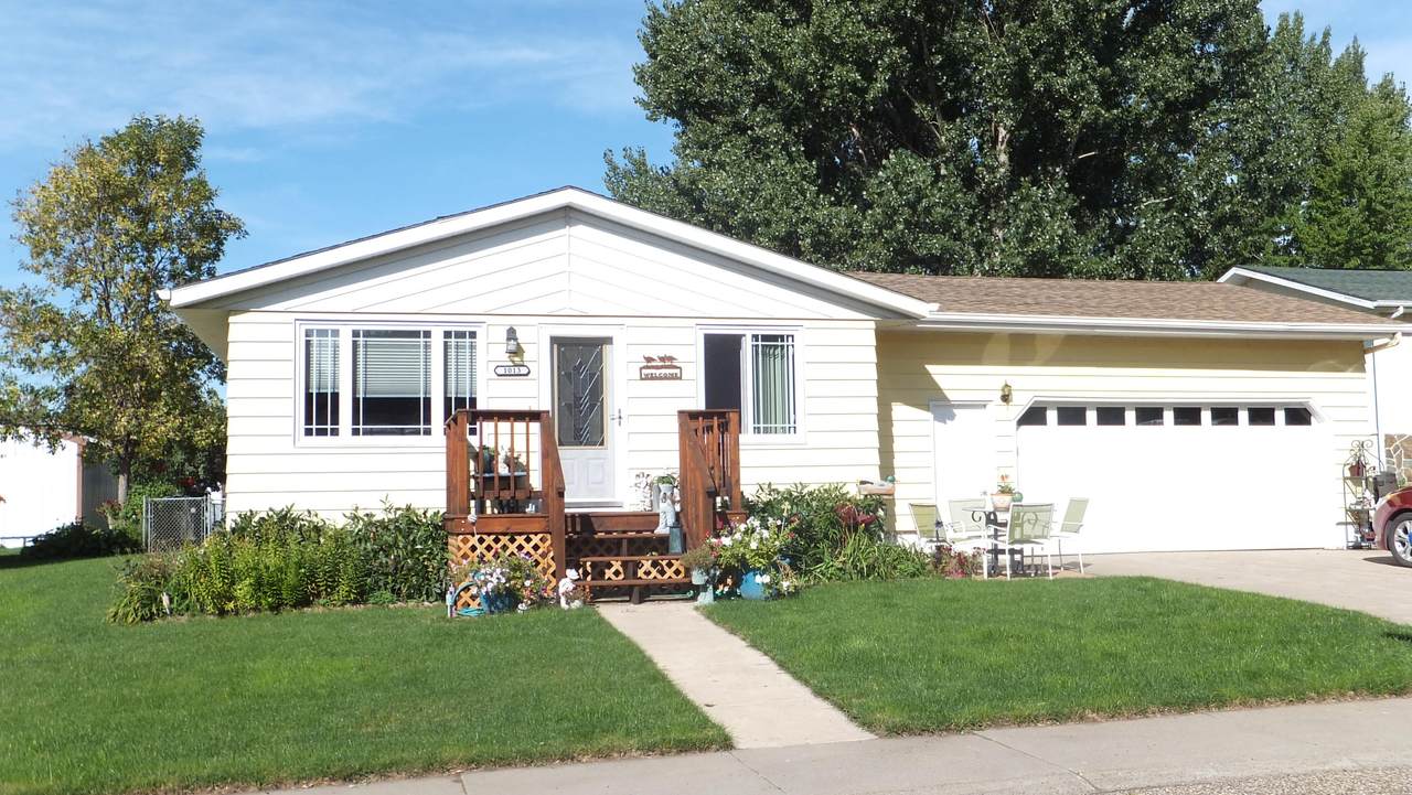 1013 2nd Avenue - Photo 1