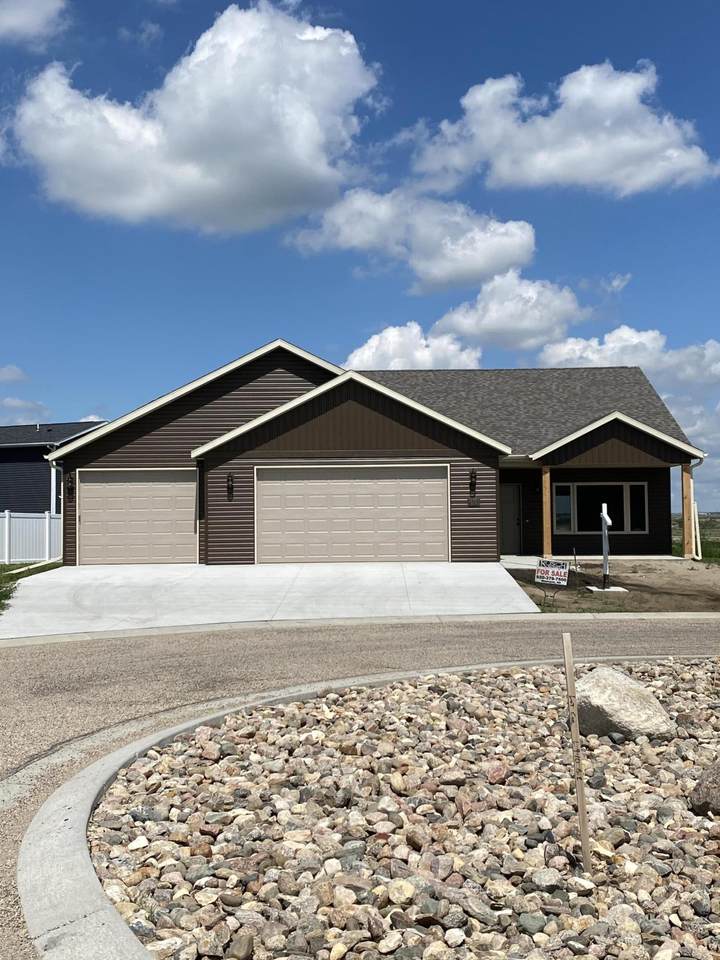6918 Majestic Place - Photo 1