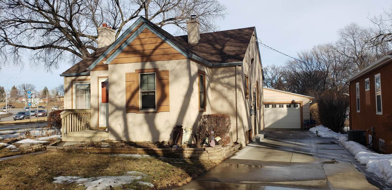 1029 9th Street - Photo 1