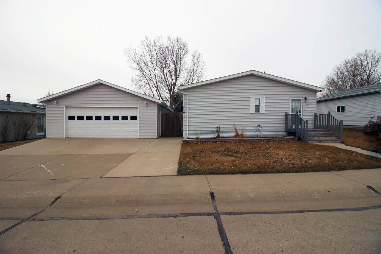 4621 Patriot Drive - Photo 1