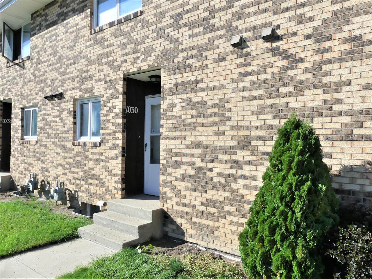 1030 Pleasant Street - Photo 1