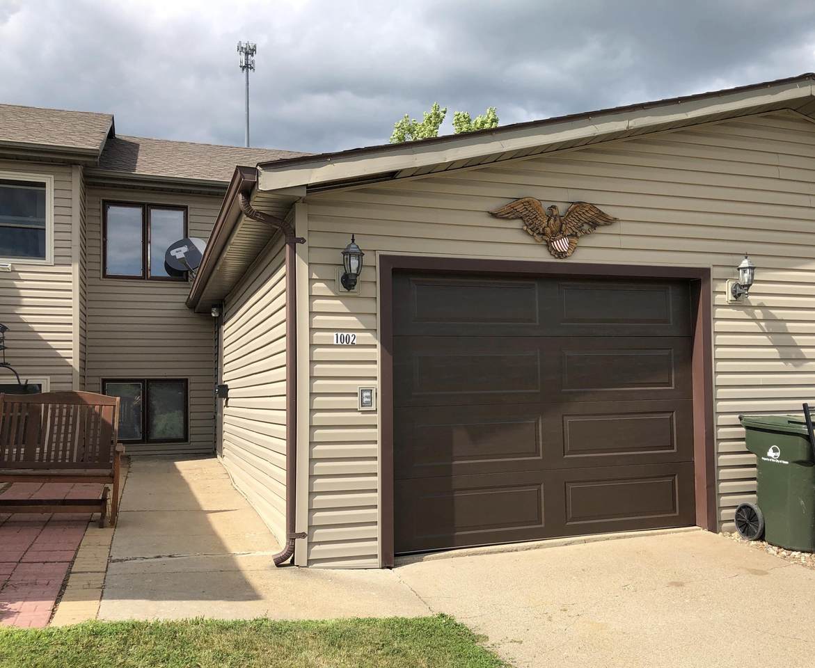 1002 Divide Street - Photo 1
