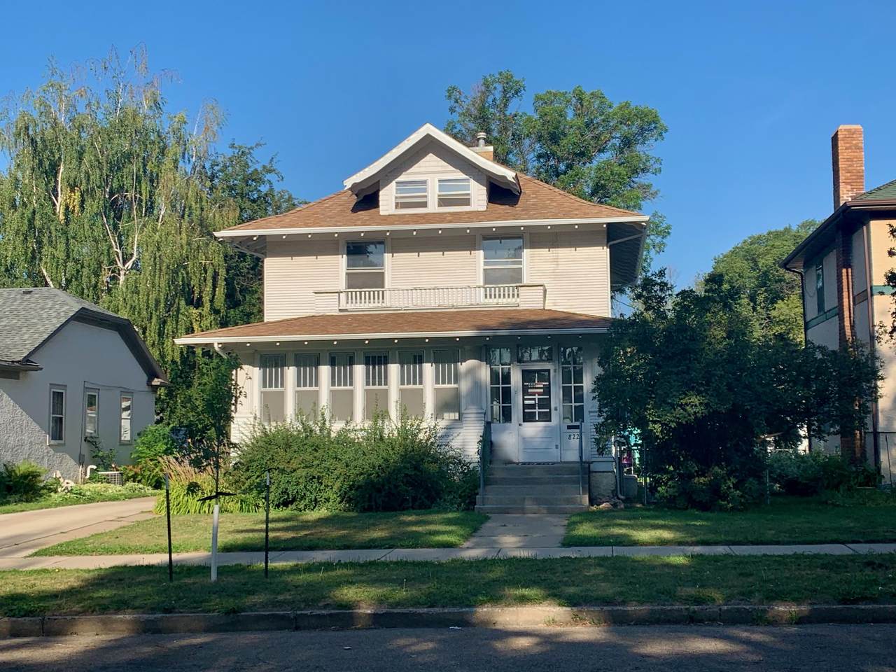 822 6th Street - Photo 1