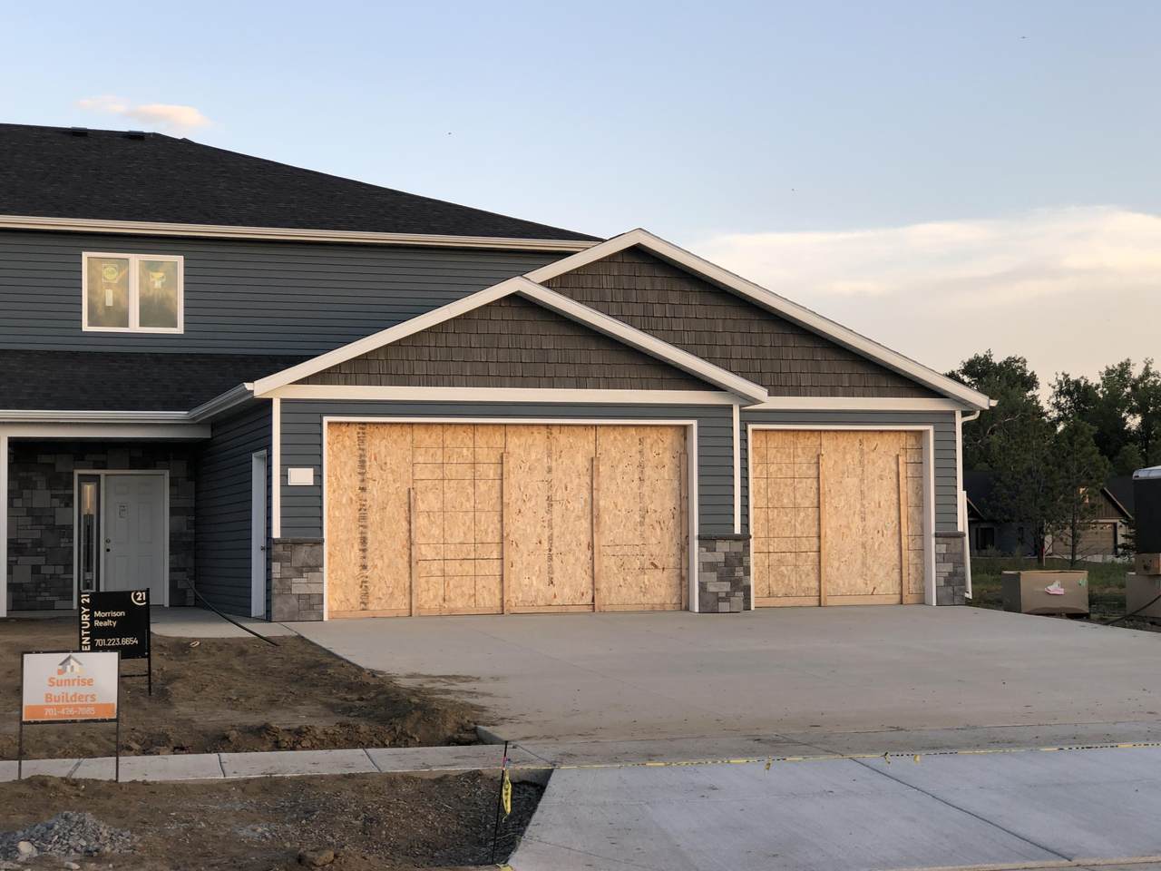 715 Glenwood Drive - Photo 1