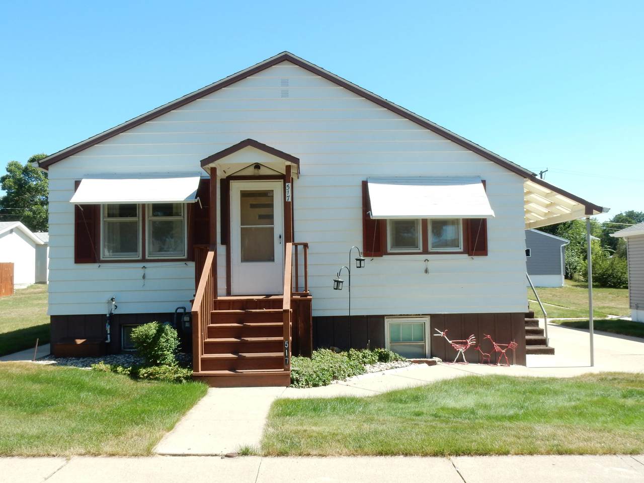 517 20th Street - Photo 1