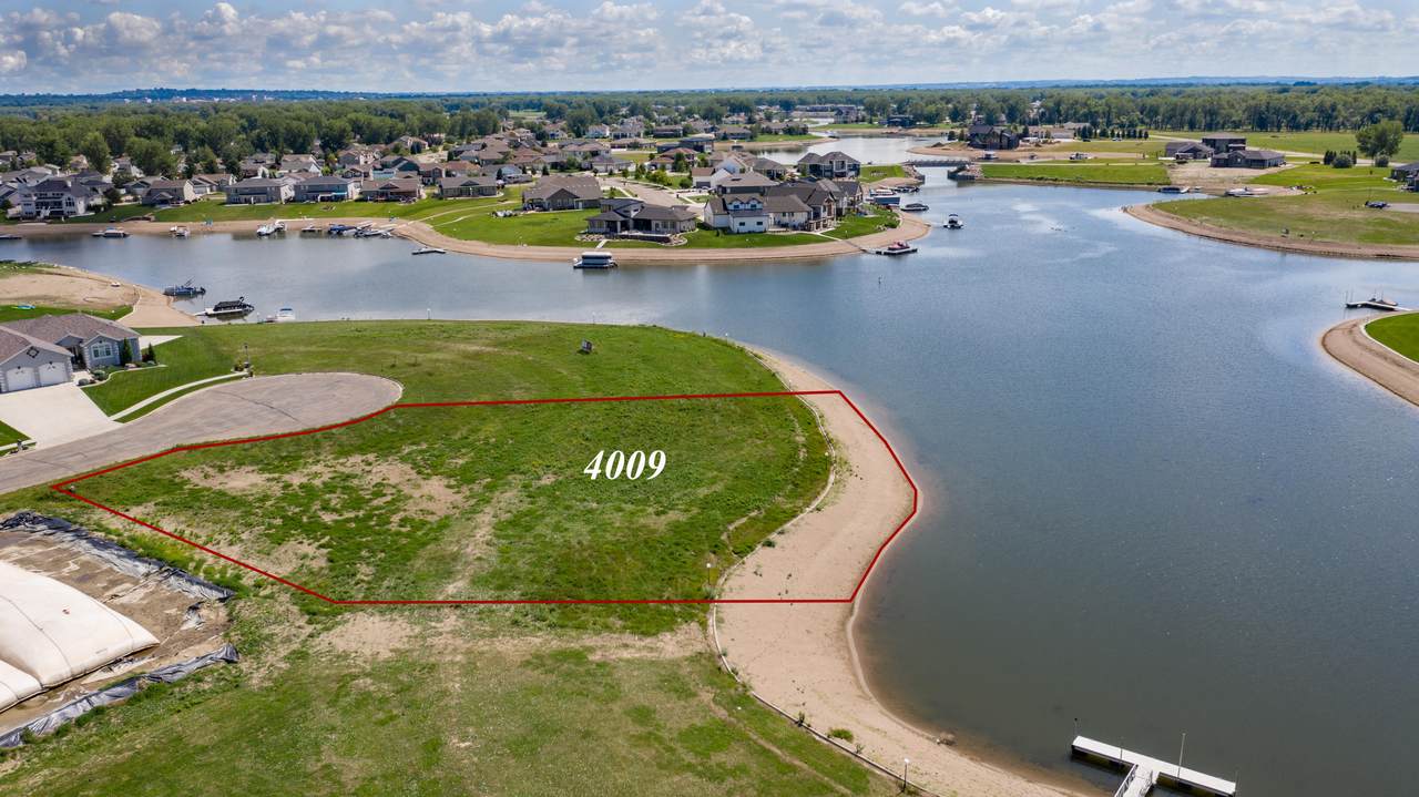 4009 Beachfront Place - Photo 1