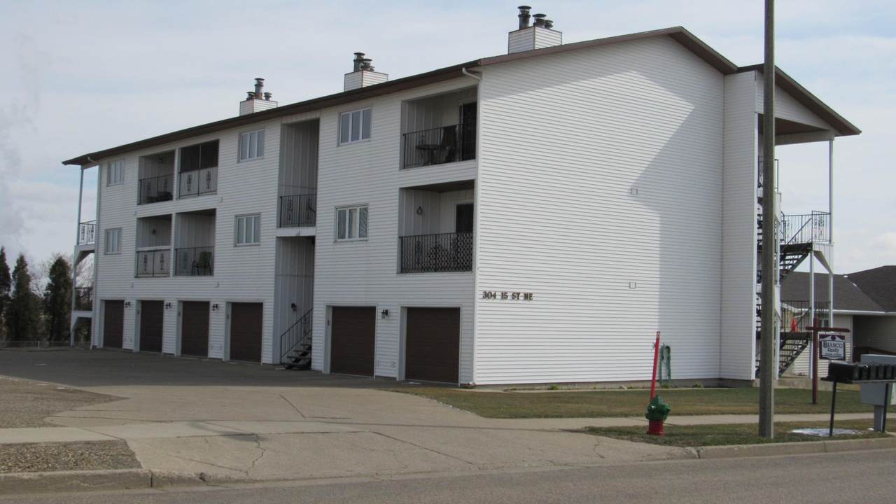 304 15th Street - Photo 1