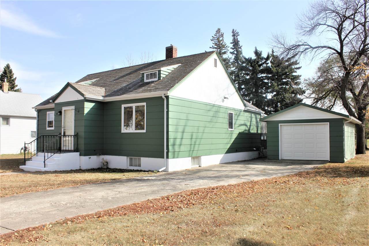 407 Lincoln Avenue - Photo 1