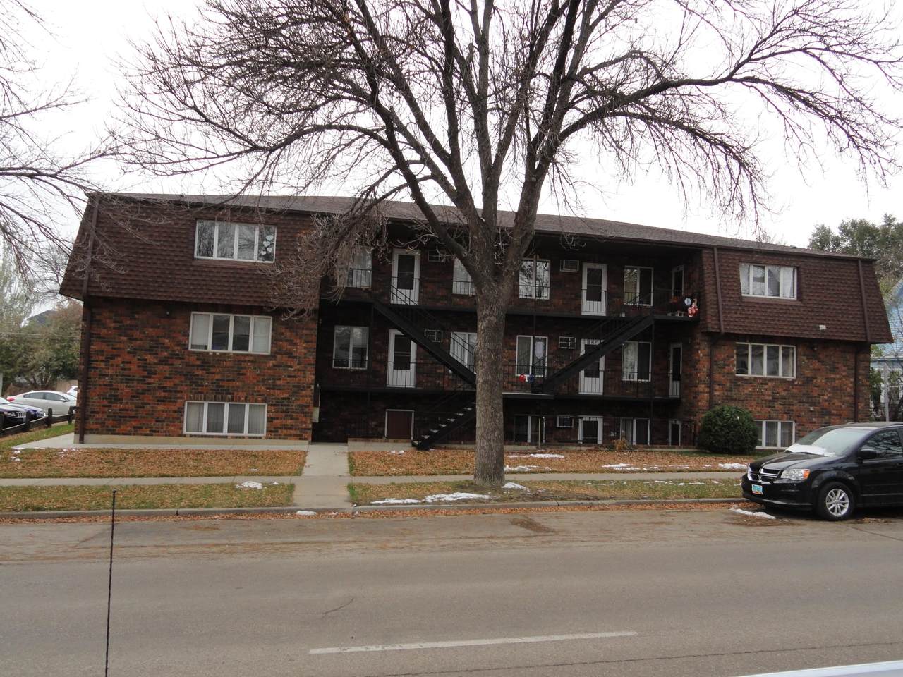 610 7th Street - Photo 1