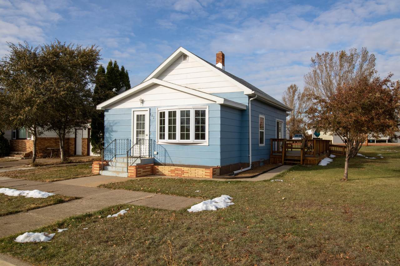 102 4th Avenue - Photo 1